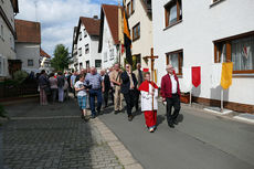 Fronleichnamsprozession durch die Straßen von Naumburg (Foto: Karl-Franz Thiede)